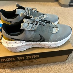 Grey Nike crater impact se